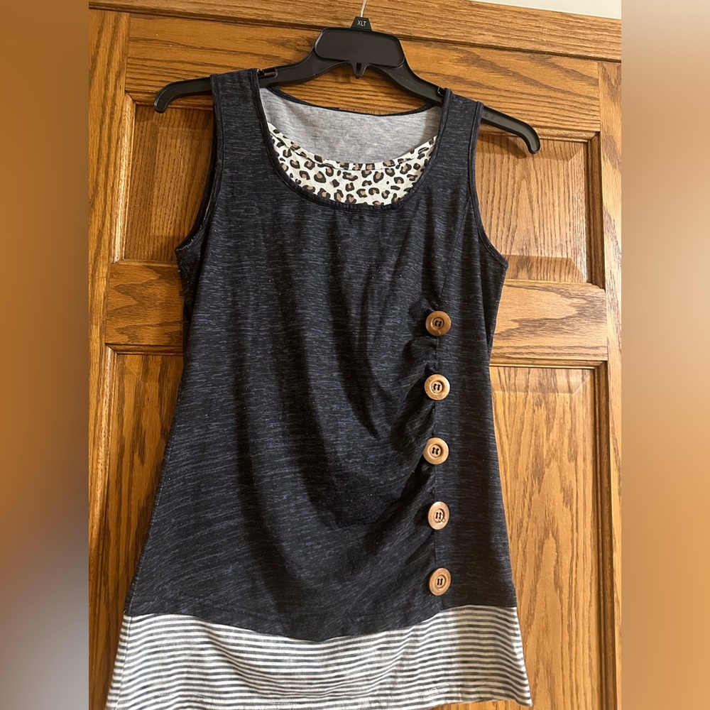 Women's Navy Blue Sleeveless Button Accent Tank Top Size M
